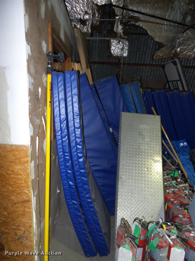 image for item G1124 Sporting goods