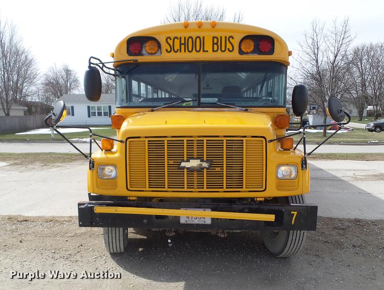 image for item L5672 2002 Chevrolet Blue Bird CV200C school bus