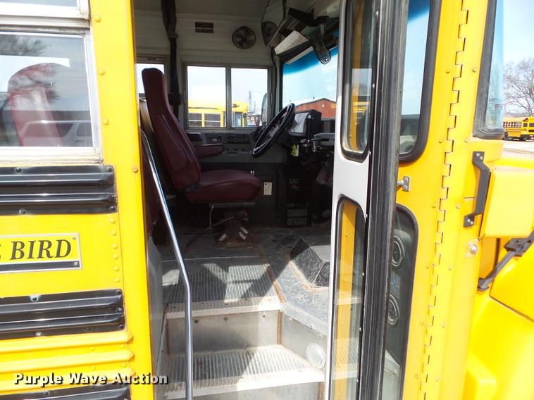 image for item L5672 2002 Chevrolet Blue Bird CV200C school bus