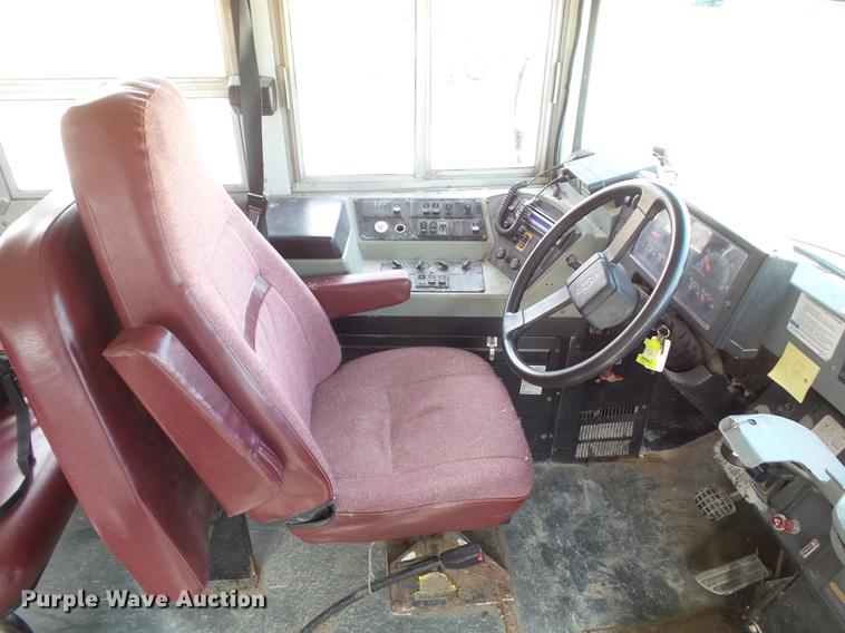 image for item L5672 2002 Chevrolet Blue Bird CV200C school bus