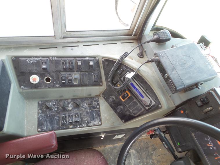 image for item L5672 2002 Chevrolet Blue Bird CV200C school bus