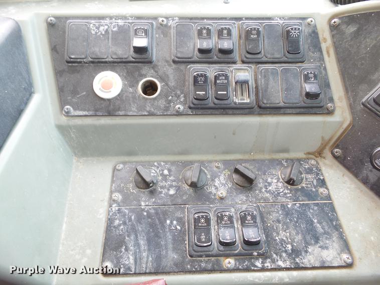 image for item L5672 2002 Chevrolet Blue Bird CV200C school bus