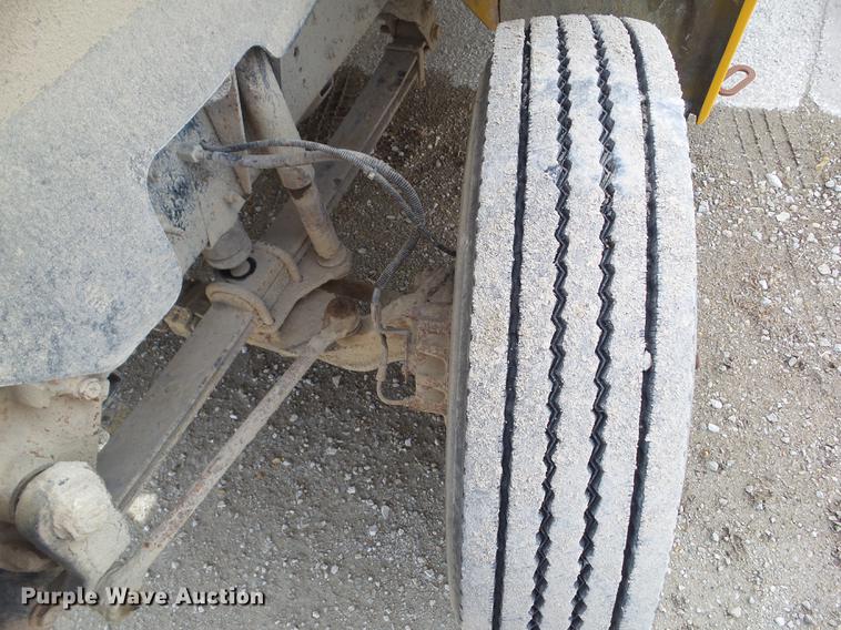 image for item L5672 2002 Chevrolet Blue Bird CV200C school bus