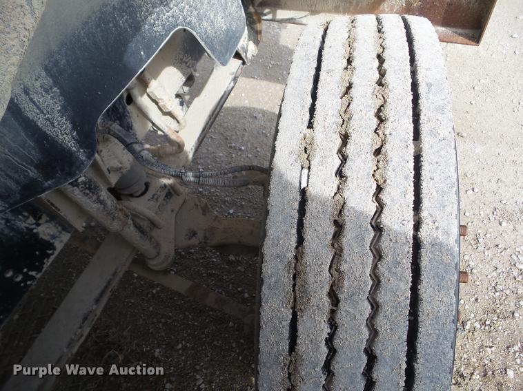 image for item L5672 2002 Chevrolet Blue Bird CV200C school bus