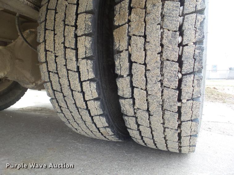 image for item L5672 2002 Chevrolet Blue Bird CV200C school bus