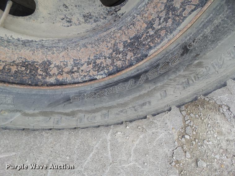 image for item L5672 2002 Chevrolet Blue Bird CV200C school bus