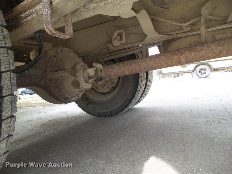 image for item L5672 2002 Chevrolet Blue Bird CV200C school bus