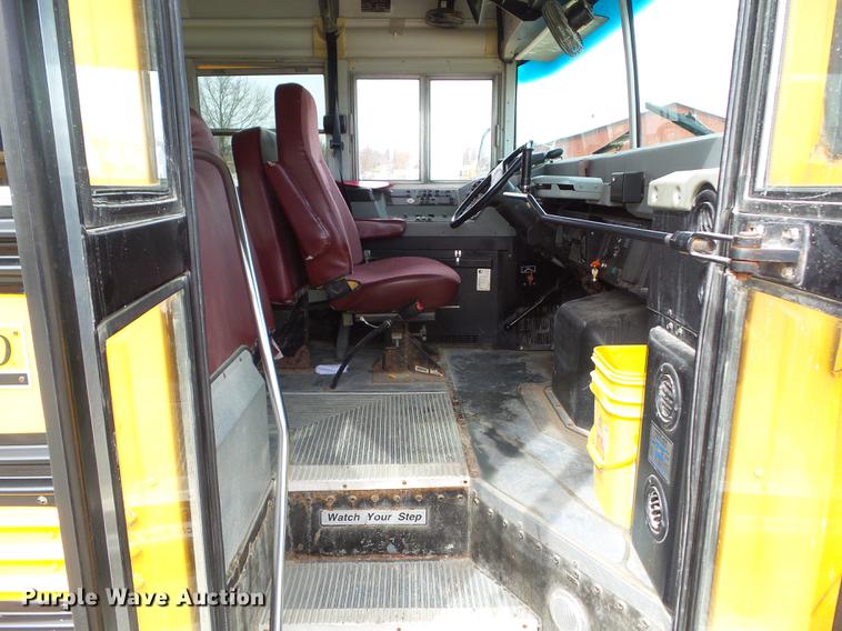 image for item L5674 2003 International 3800 Blue Bird CV600S school bus