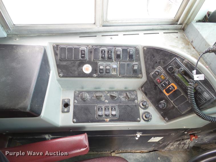 image for item L5674 2003 International 3800 Blue Bird CV600S school bus