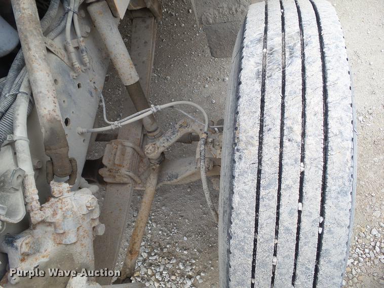 image for item L5674 2003 International 3800 Blue Bird CV600S school bus