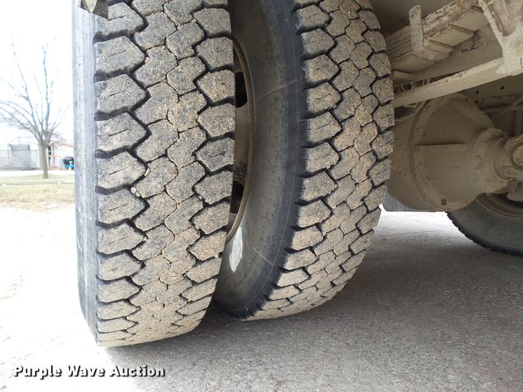 image for item L5674 2003 International 3800 Blue Bird CV600S school bus