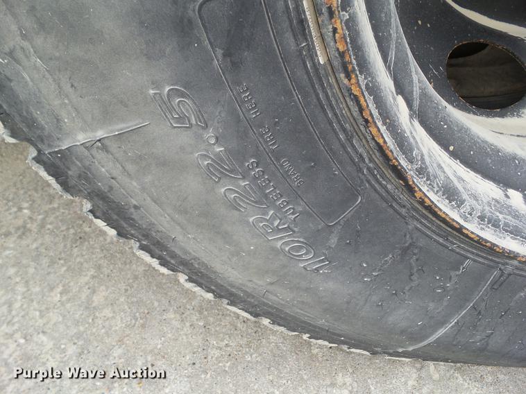 image for item L5674 2003 International 3800 Blue Bird CV600S school bus