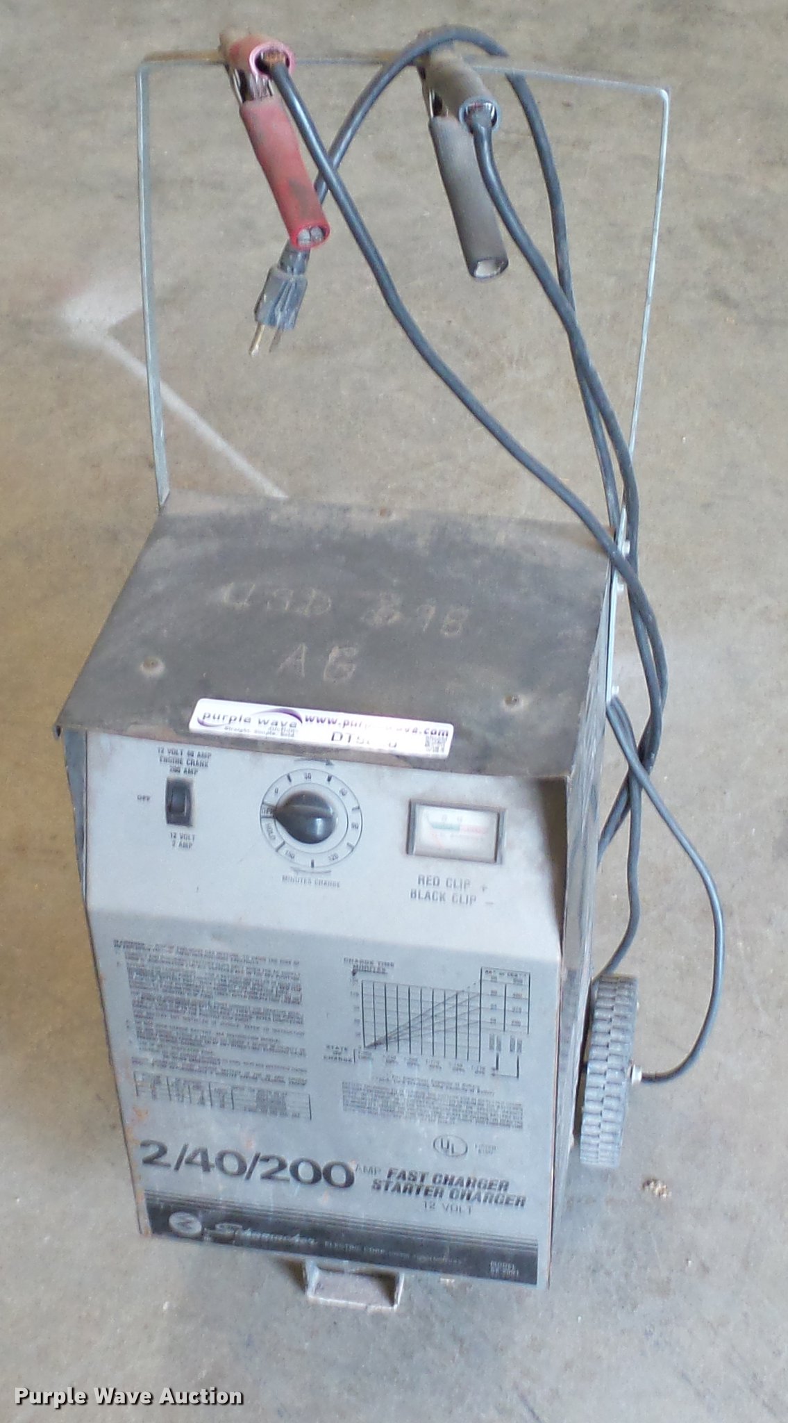 Schumacher SE2001 battery charger in Peabody, KS Item DT9056 sold