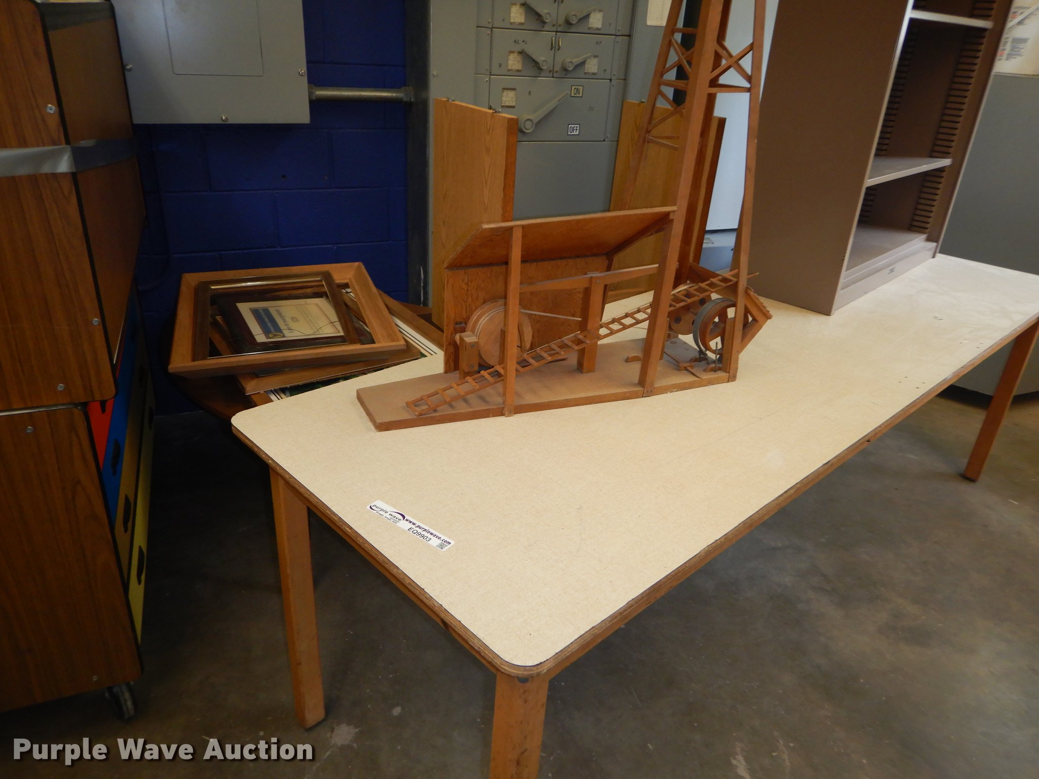 Furniture in Kansas City, KS Item EQ9903 sold Purple Wave