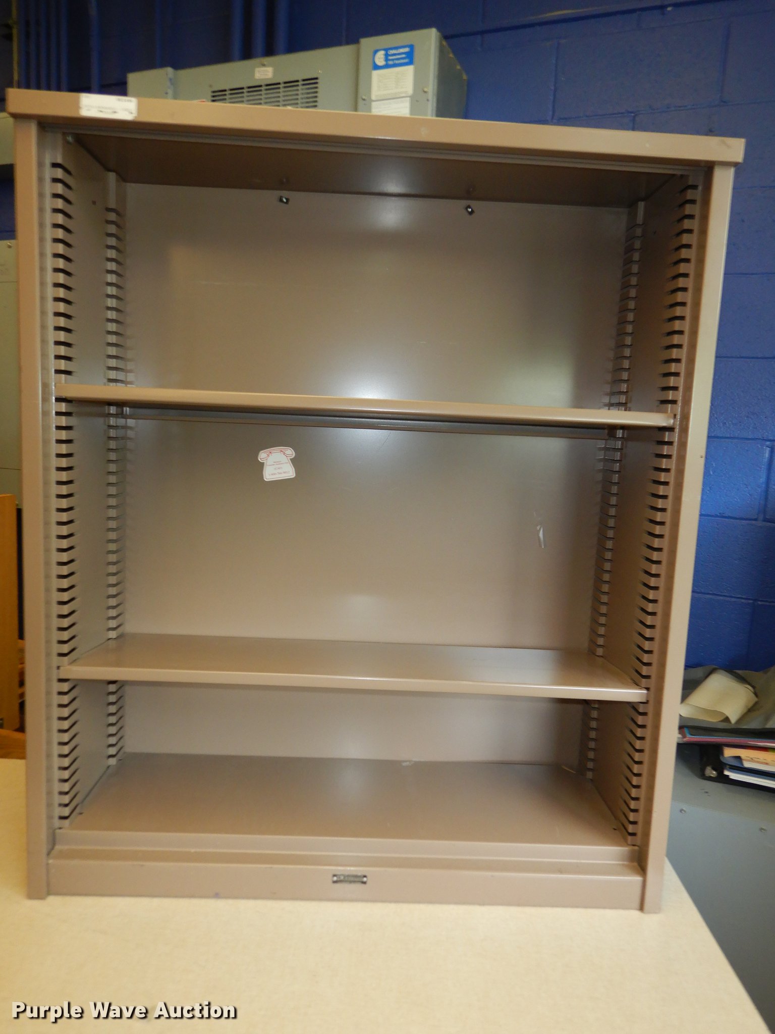 Furniture in Kansas City, KS Item EQ9903 sold Purple Wave