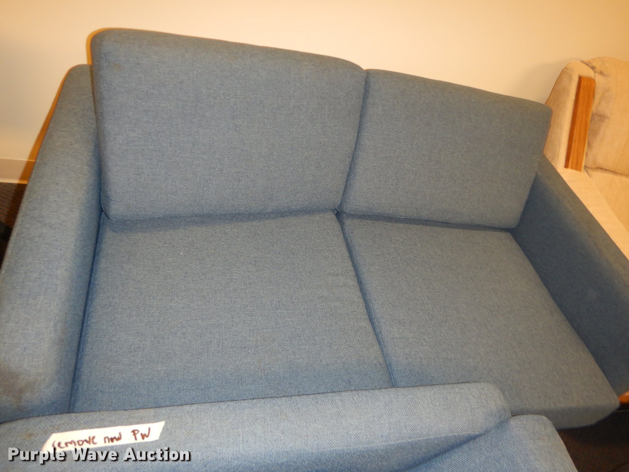 (4) couches in Kansas City, KS Item EQ9906 sold Purple Wave