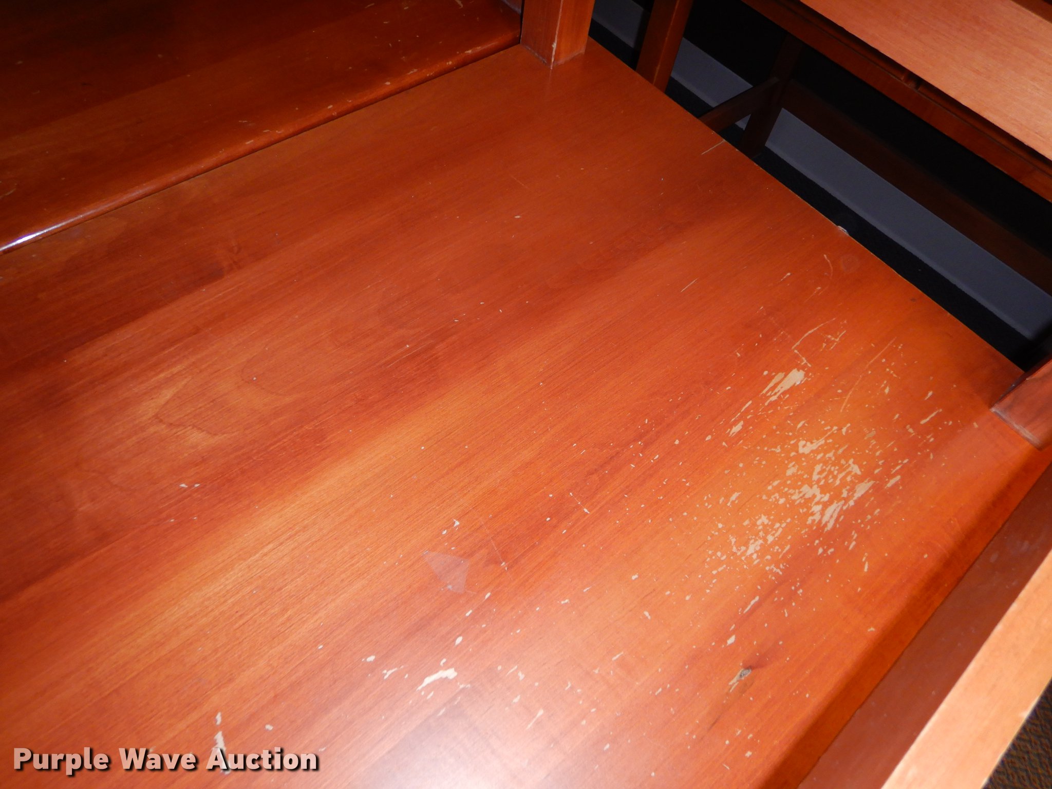 Furniture in Kansas City, KS Item EQ9908 sold Purple Wave