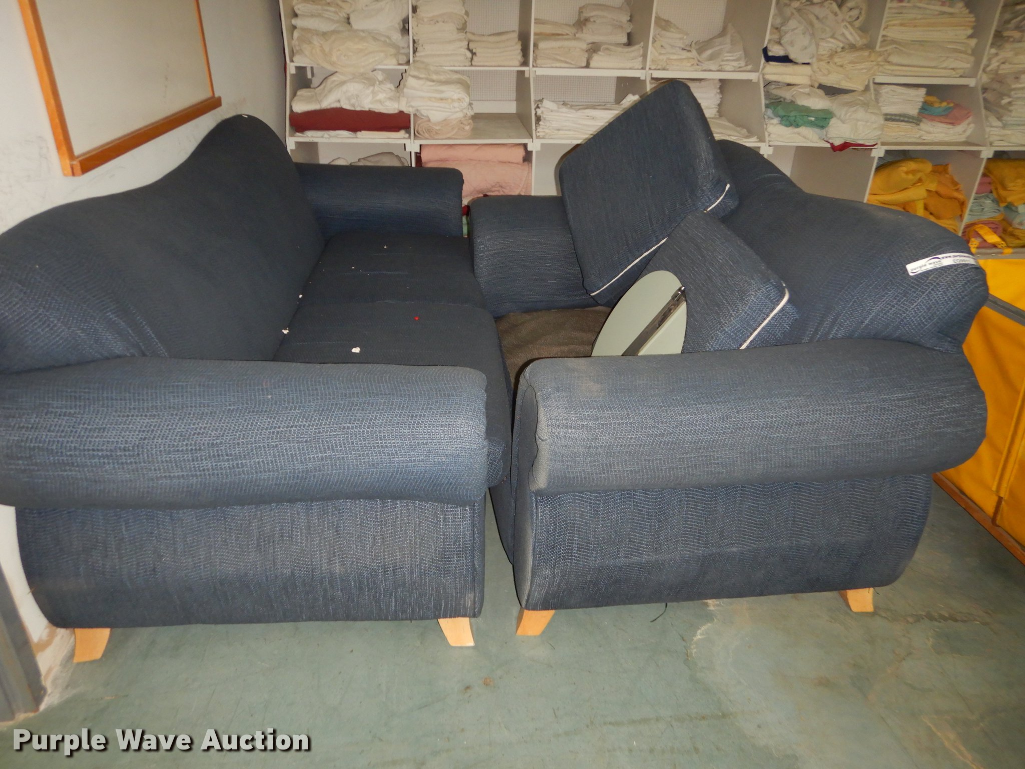 (2) couches in Olathe, KS Item EQ9911 sold Purple Wave