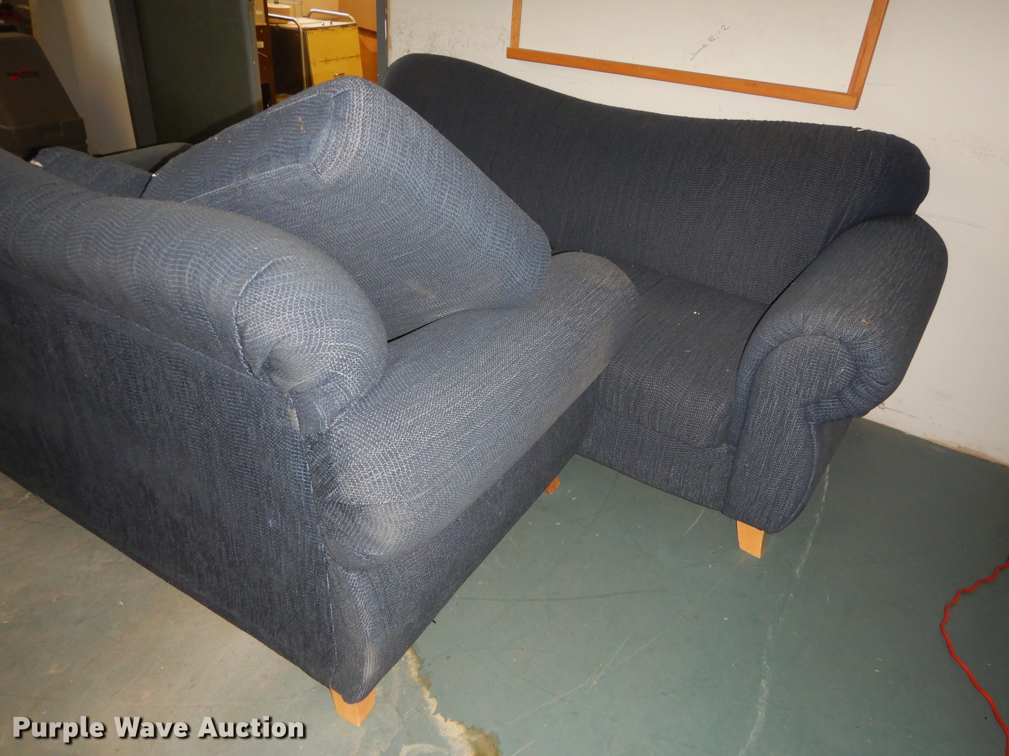 (2) couches in Olathe, KS Item EQ9911 sold Purple Wave