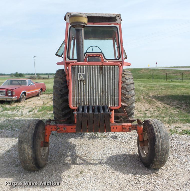 image for item BI9557 1974 Allis Chalmers 200 tractor