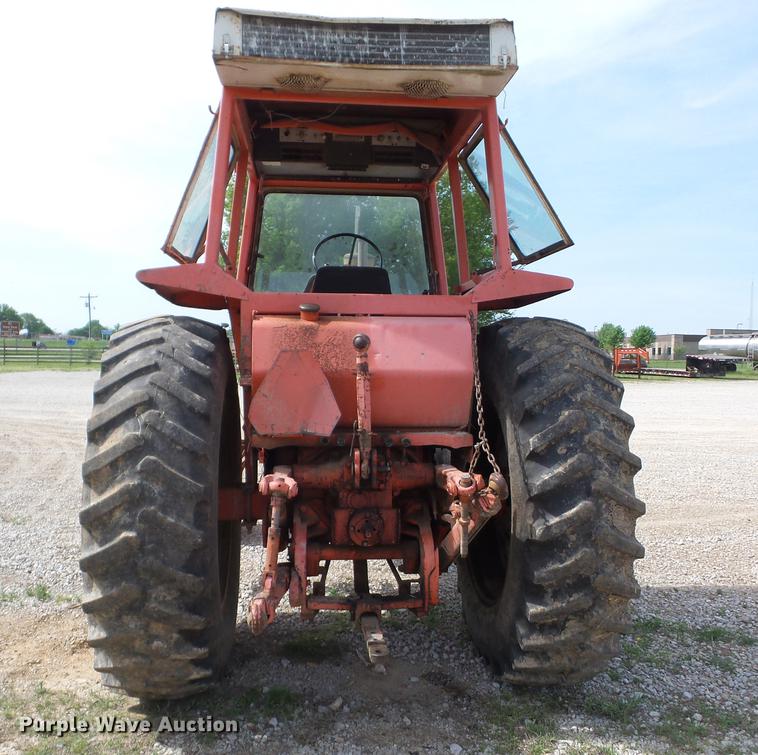 image for item BI9557 1974 Allis Chalmers 200 tractor