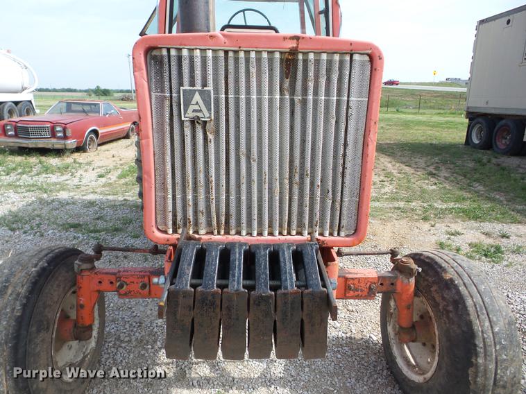 image for item BI9557 1974 Allis Chalmers 200 tractor