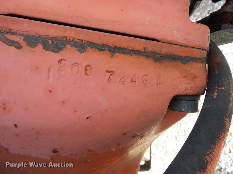 image for item BI9557 1974 Allis Chalmers 200 tractor