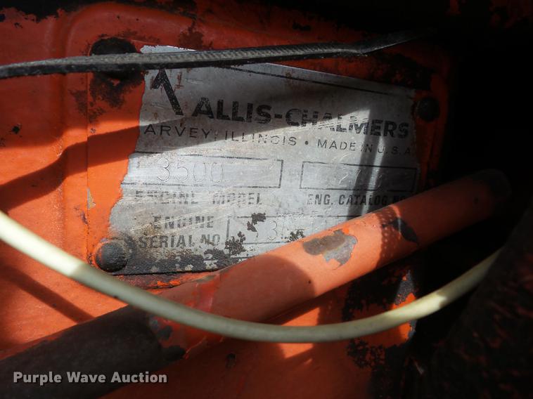 image for item BI9561 1969 Allis Chalmers Two-Twenty tractor