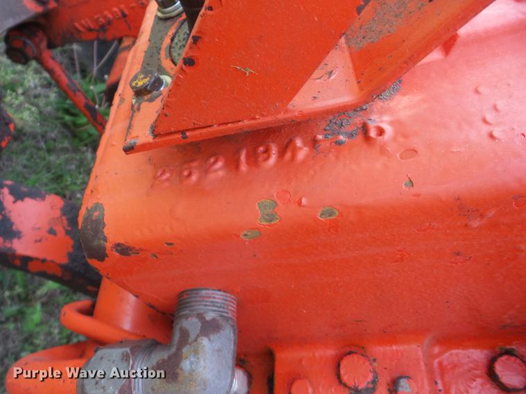 image for item BI9561 1969 Allis Chalmers Two-Twenty tractor