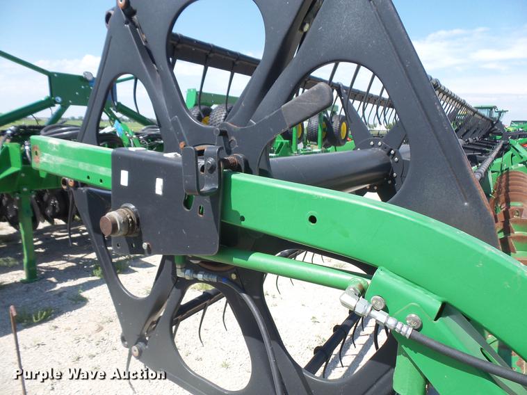 image for item DB6045 2006 John Deere 630F Hydraflex head