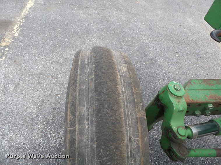 image for item DB7126 2001 John Deere 6410 tractor