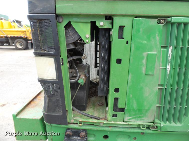 image for item DB7126 2001 John Deere 6410 tractor