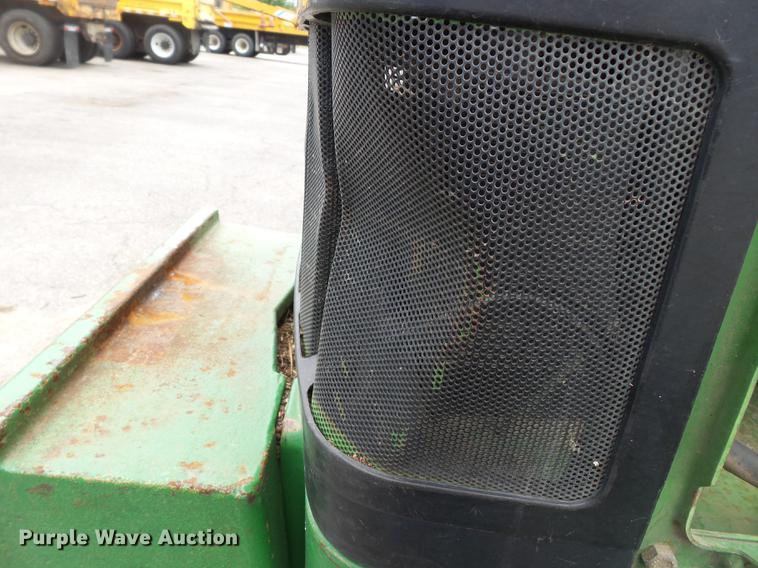 image for item DB7126 2001 John Deere 6410 tractor