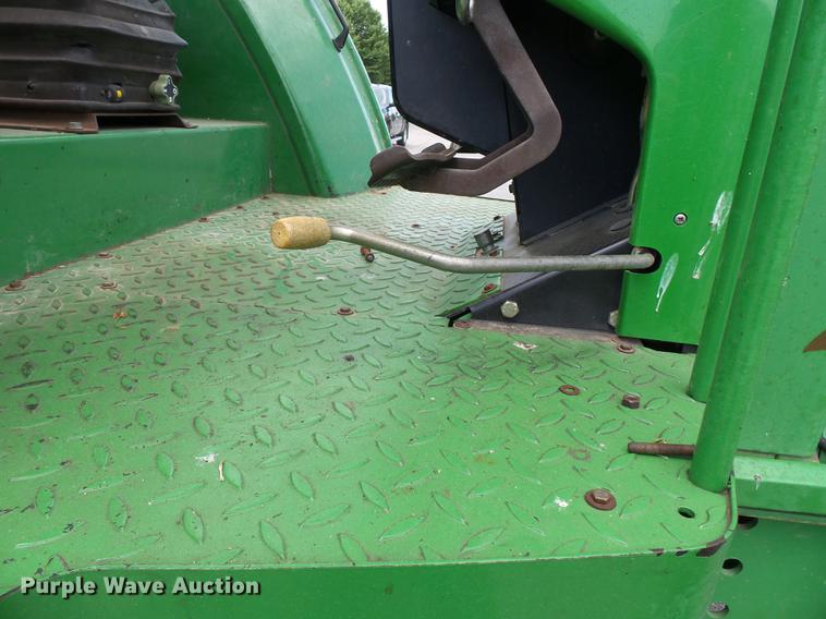 image for item DB7126 2001 John Deere 6410 tractor