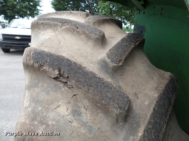 image for item DB7126 2001 John Deere 6410 tractor