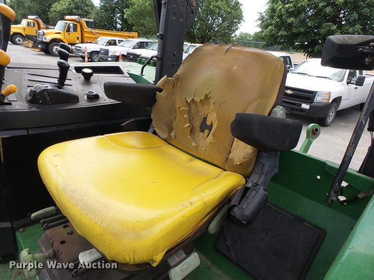 image for item DB7126 2001 John Deere 6410 tractor