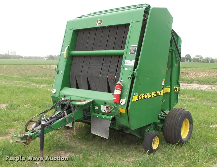 image for item DC4204 1998 John Deere 566 round baler