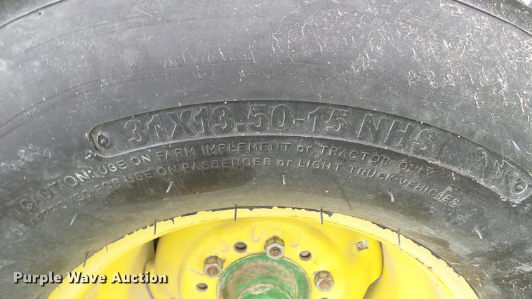 image for item DC4204 1998 John Deere 566 round baler