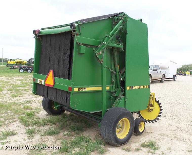 image for item DC4205 1993 John Deere 535 round baler