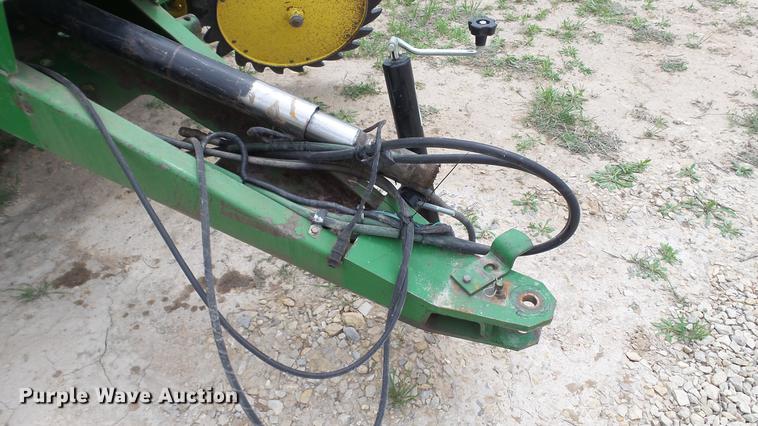 image for item DC4205 1993 John Deere 535 round baler