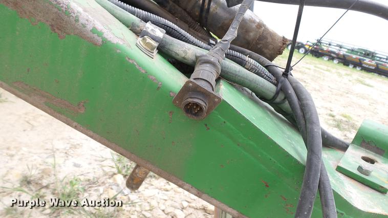 image for item DC4205 1993 John Deere 535 round baler