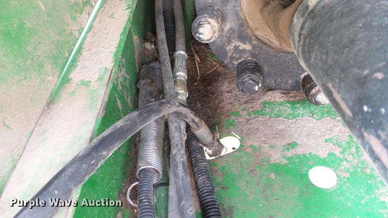 image for item DC4205 1993 John Deere 535 round baler