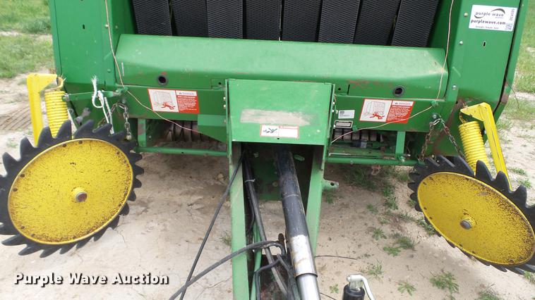 image for item DC4205 1993 John Deere 535 round baler