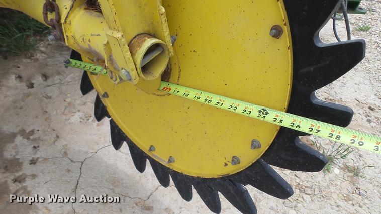 image for item DC4205 1993 John Deere 535 round baler