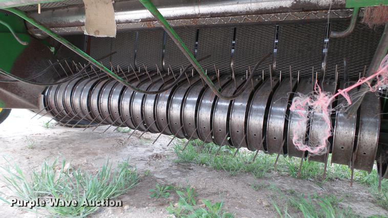 image for item DC4205 1993 John Deere 535 round baler