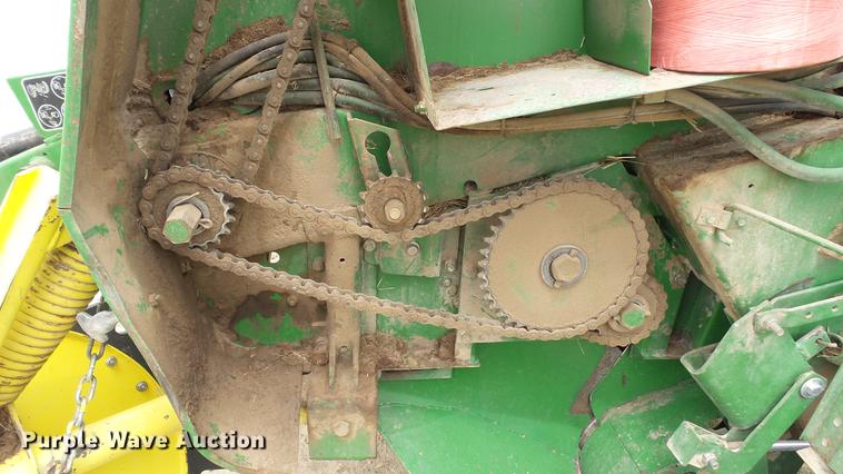 image for item DC4205 1993 John Deere 535 round baler