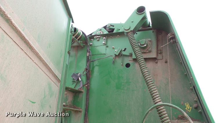 image for item DC4205 1993 John Deere 535 round baler