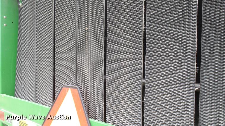 image for item DC4205 1993 John Deere 535 round baler