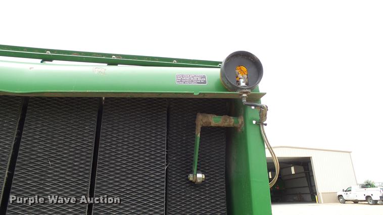 image for item DC4205 1993 John Deere 535 round baler