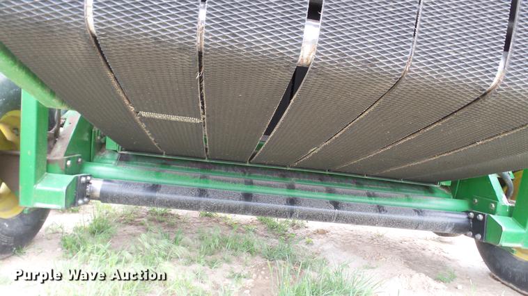 image for item DC4205 1993 John Deere 535 round baler